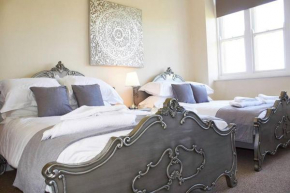 The Palm Suite